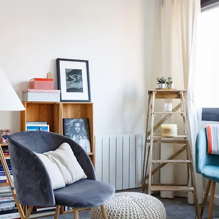 100m2 Porte Maillot Indoor Parking Apartment